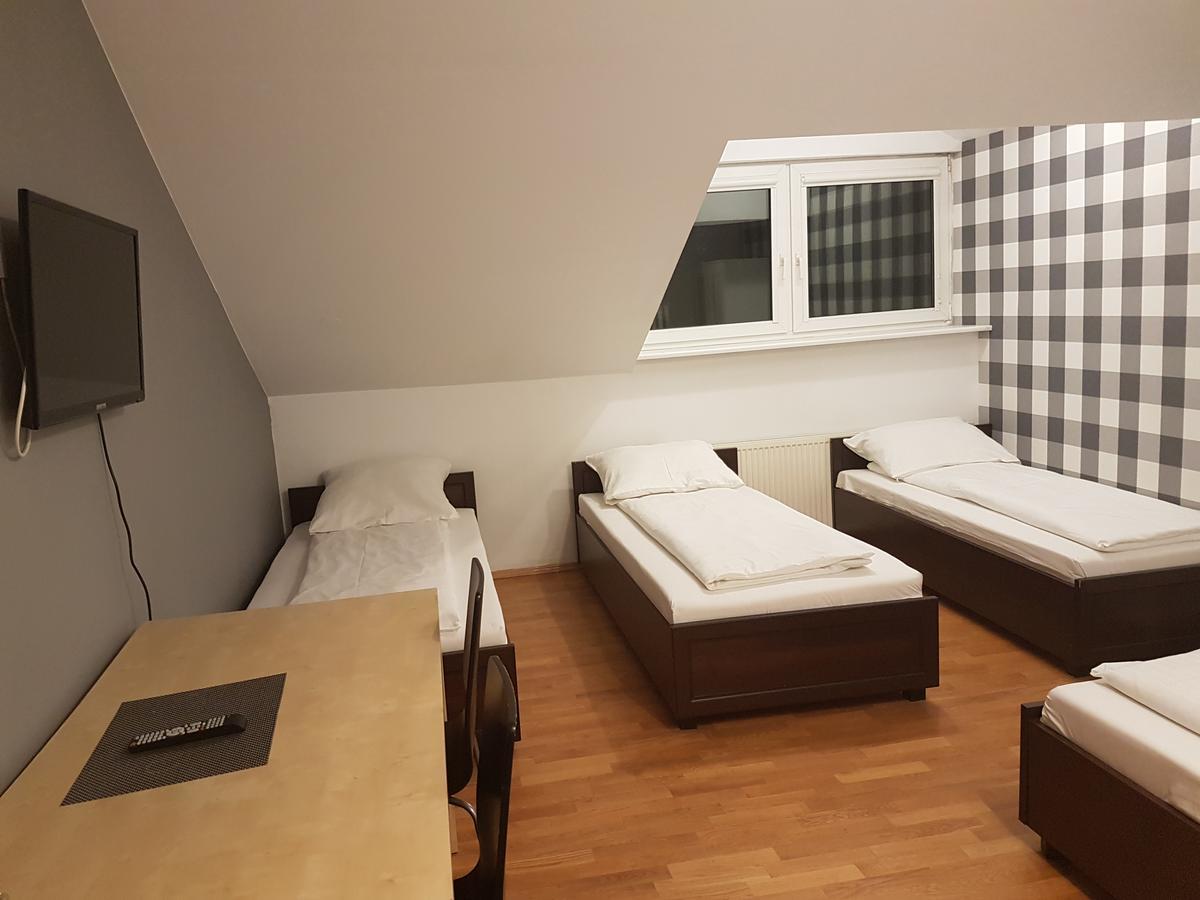 Duszka Hostel Varşovia Exterior foto